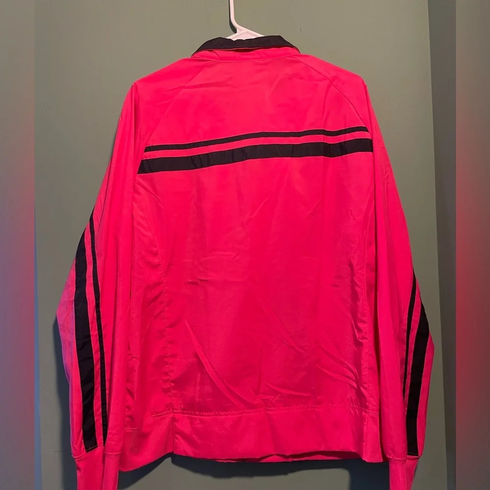 - Nike Women's XXL lightweight jacket, hot pink unisex